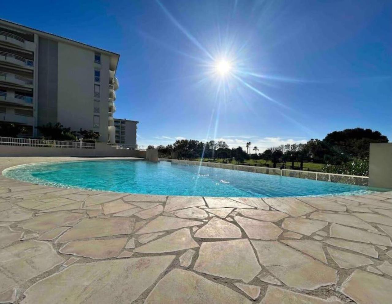 Il Gioiello : Apt 2 Pers, Clim, Piscine, Parking Antibes Exteriör bild